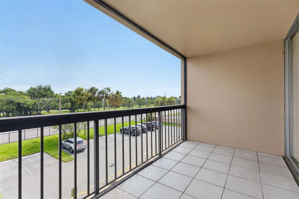10425 SW 112th Ave #302 Miami, FL 33176