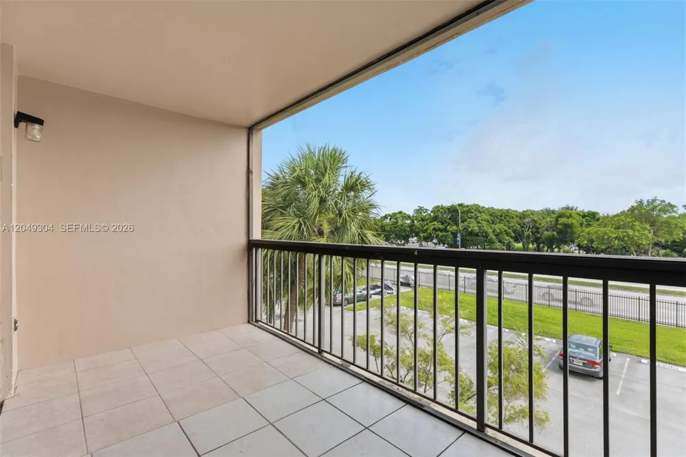 10425 SW 112th Ave #302 Miami, FL 33176
