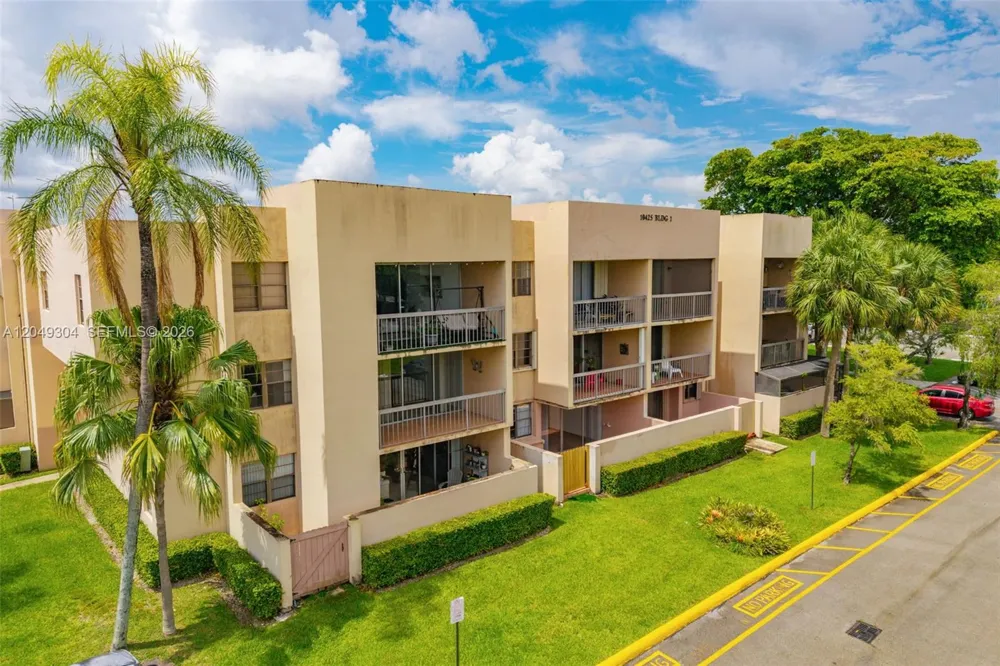 10425 SW 112th Ave #302 Miami, FL 33176