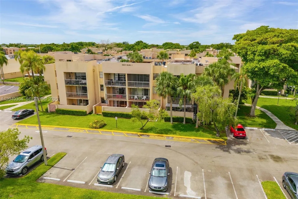 10425 SW 112th Ave #302 Miami, FL 33176