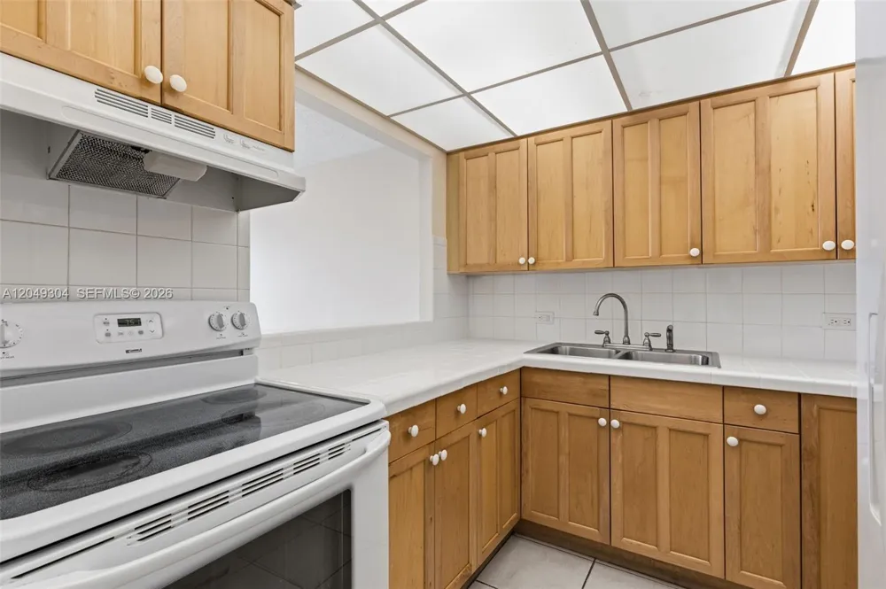 10425 SW 112th Ave #302 Miami, FL 33176