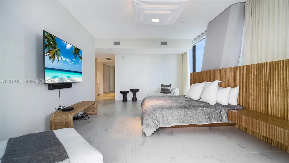 1000 Biscayne Blvd #4401 Miami, FL 33132