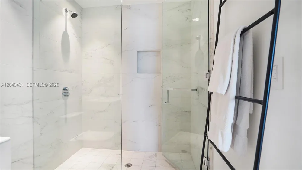 1000 Biscayne Blvd #4401 Miami, FL 33132