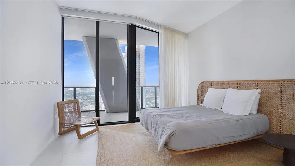 1000 Biscayne Blvd #4401 Miami, FL 33132