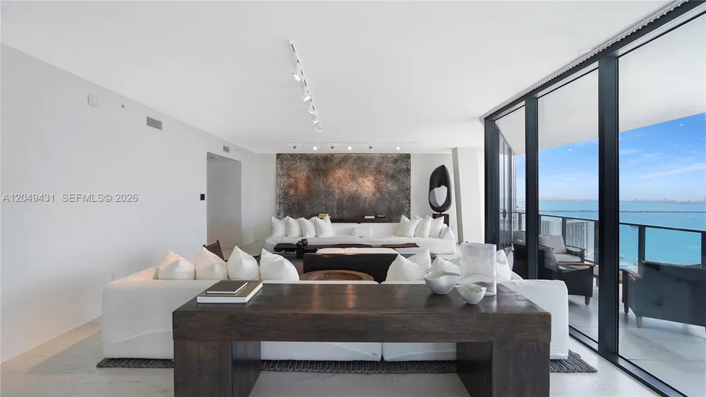 1000 Biscayne Blvd #4401 Miami, FL 33132