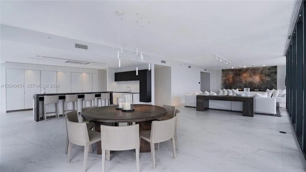 1000 Biscayne Blvd #4401 Miami, FL 33132