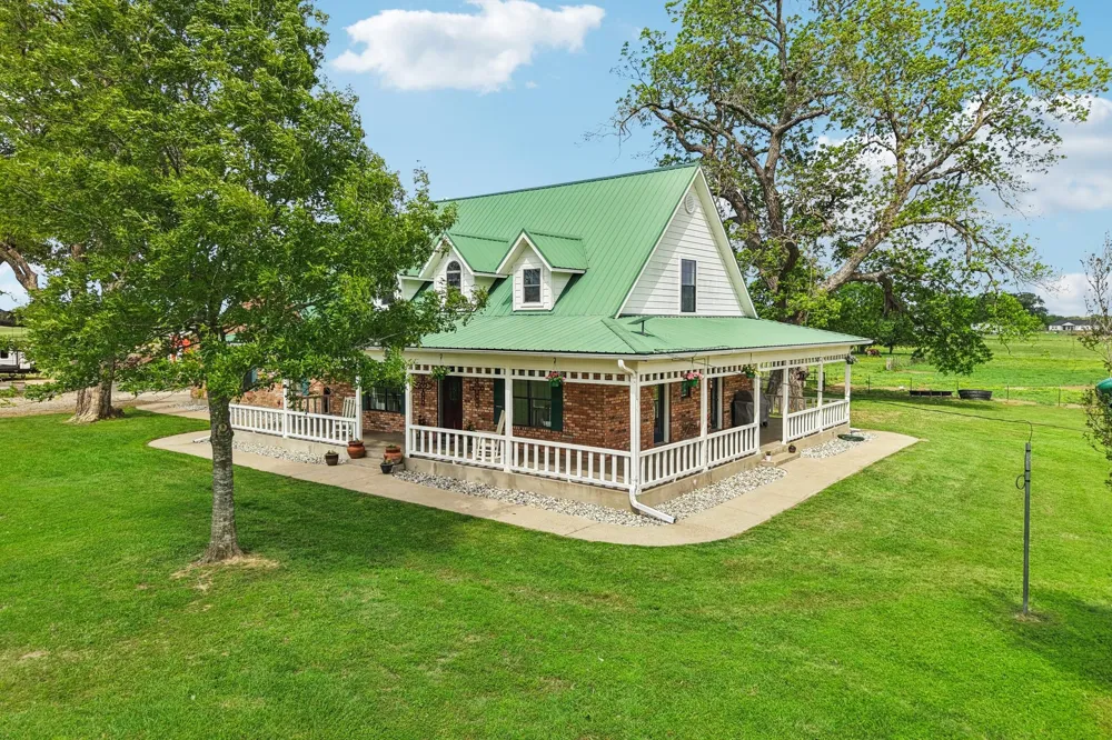 1143 RS County Road 2300 Emory, TX 75440