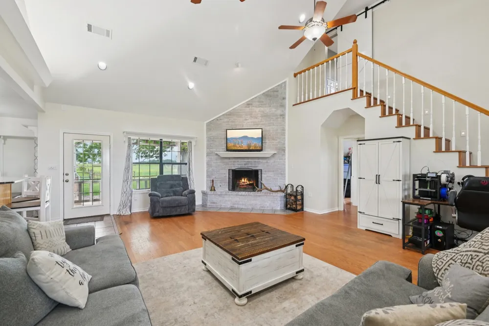 1143 RS County Road 2300 Emory, TX 75440