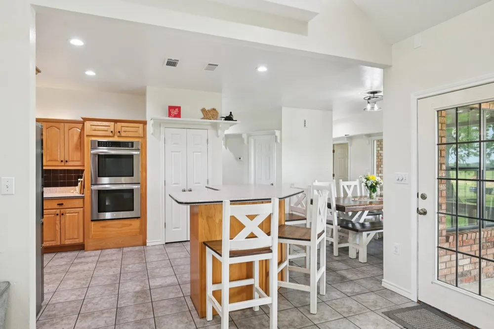 1143 RS County Road 2300 Emory, TX 75440