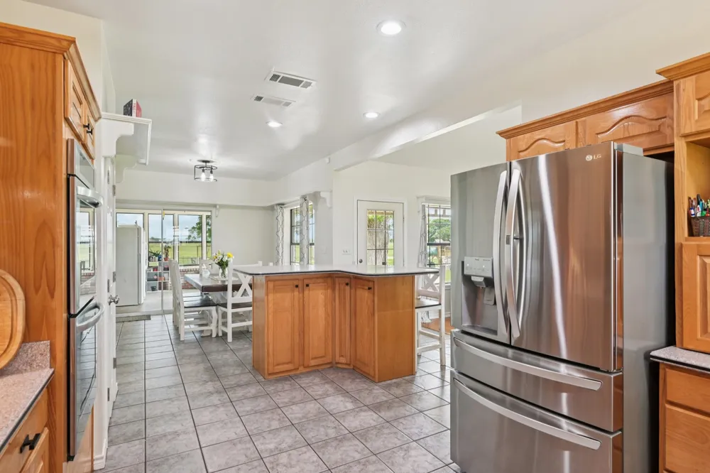 1143 RS County Road 2300 Emory, TX 75440