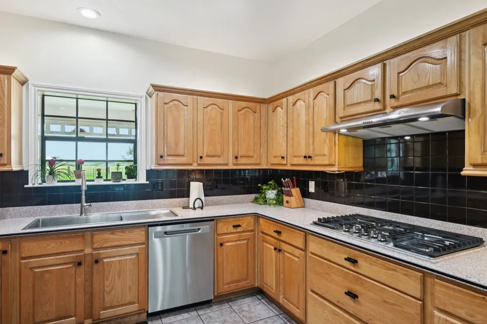 1143 RS County Road 2300 Emory, TX 75440