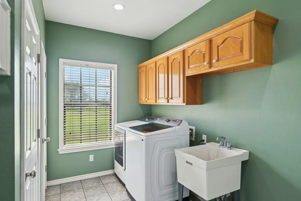 1143 RS County Road 2300 Emory, TX 75440