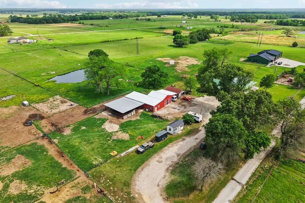 1143 RS County Road 2300 Emory, TX 75440