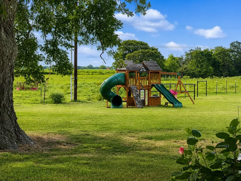 1143 RS County Road 2300 Emory, TX 75440