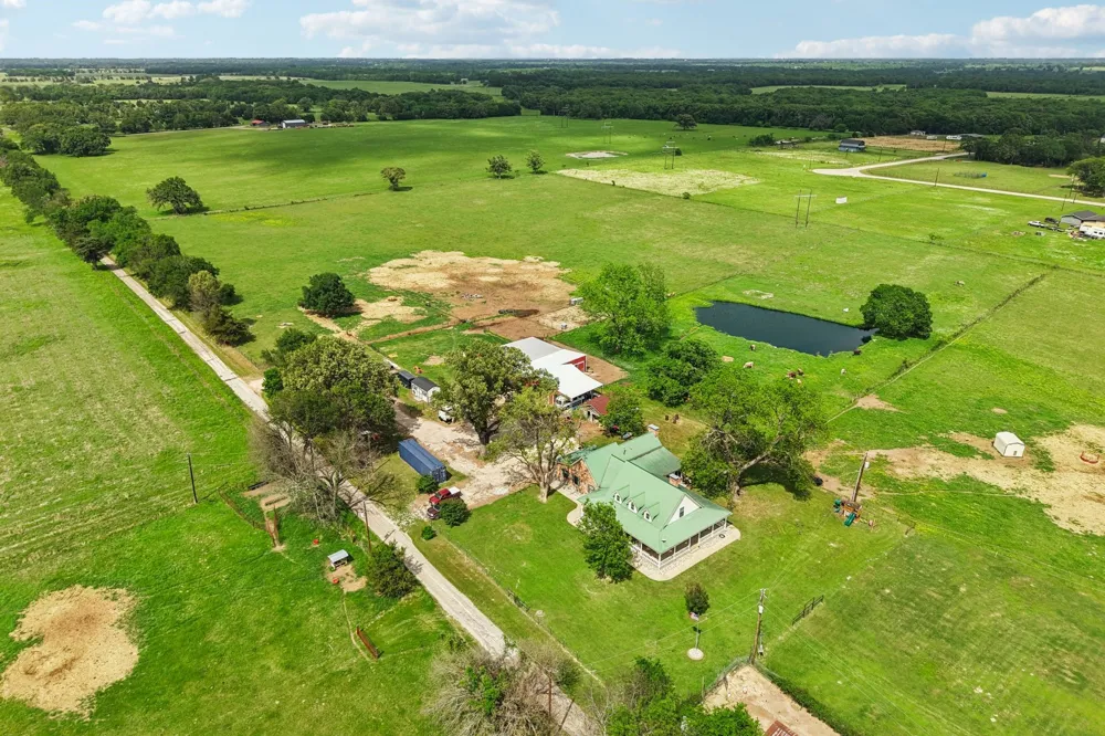 1143 RS County Road 2300 Emory, TX 75440