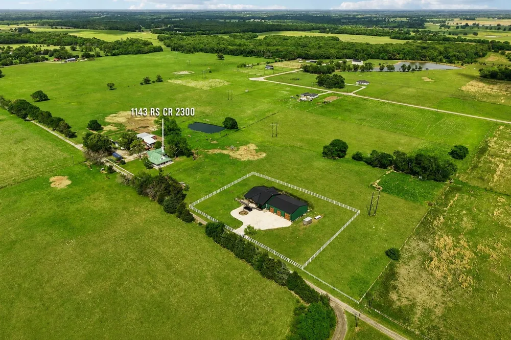 1143 RS County Road 2300 Emory, TX 75440