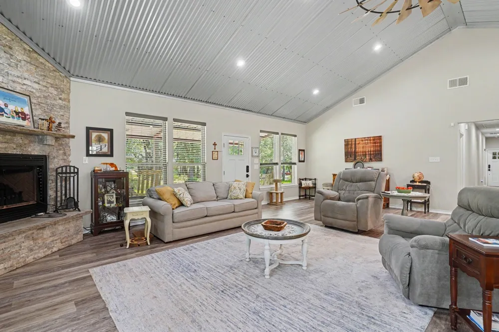 125 Rolling Hills Boulevard Alvord, TX 76225