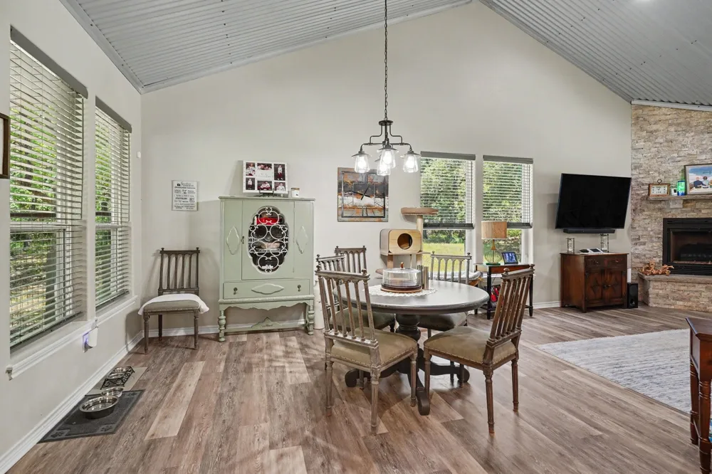 125 Rolling Hills Boulevard Alvord, TX 76225
