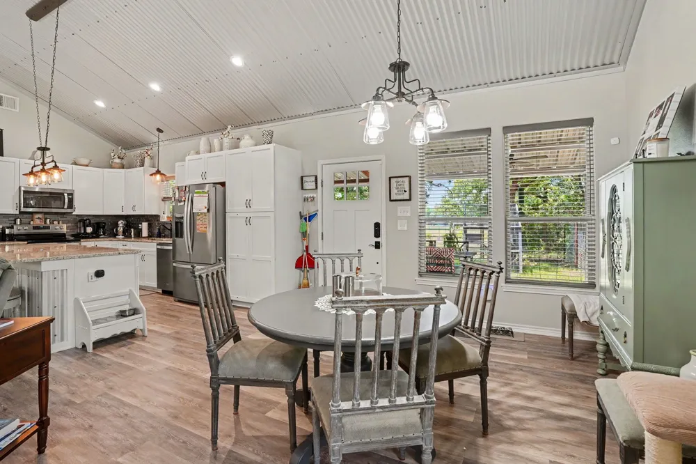 125 Rolling Hills Boulevard Alvord, TX 76225