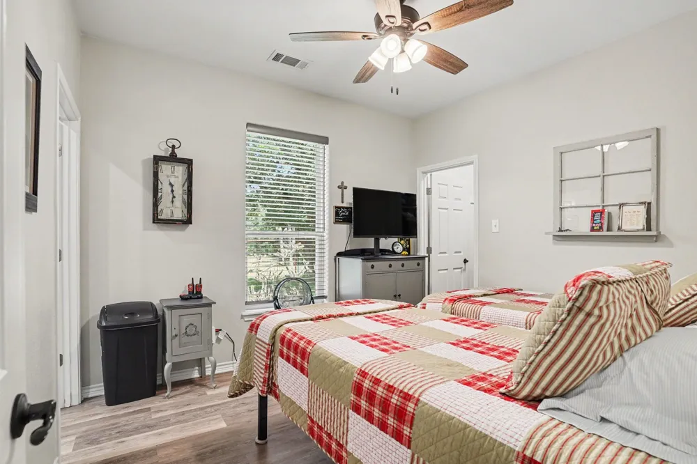 125 Rolling Hills Boulevard Alvord, TX 76225