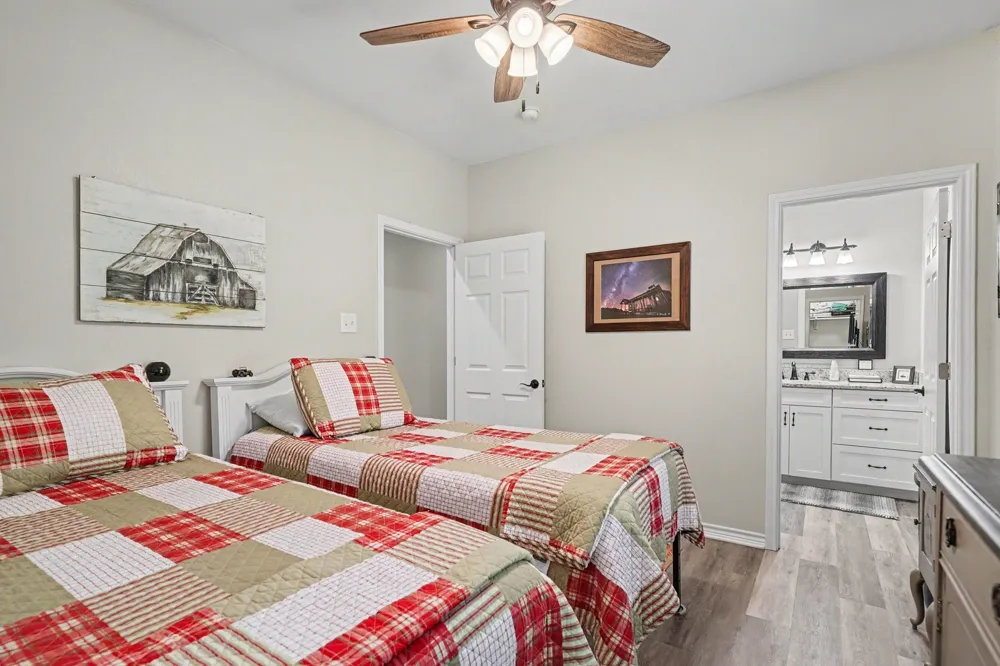 125 Rolling Hills Boulevard Alvord, TX 76225