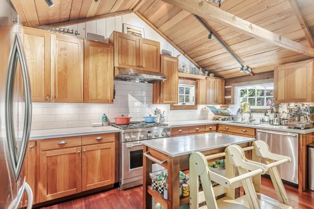 252 Blakewood Way Redwood City, CA 94062
