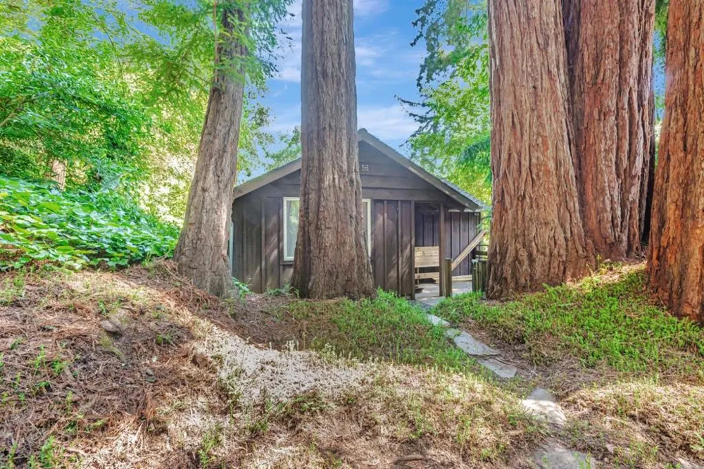 252 Blakewood Way Redwood City, CA 94062