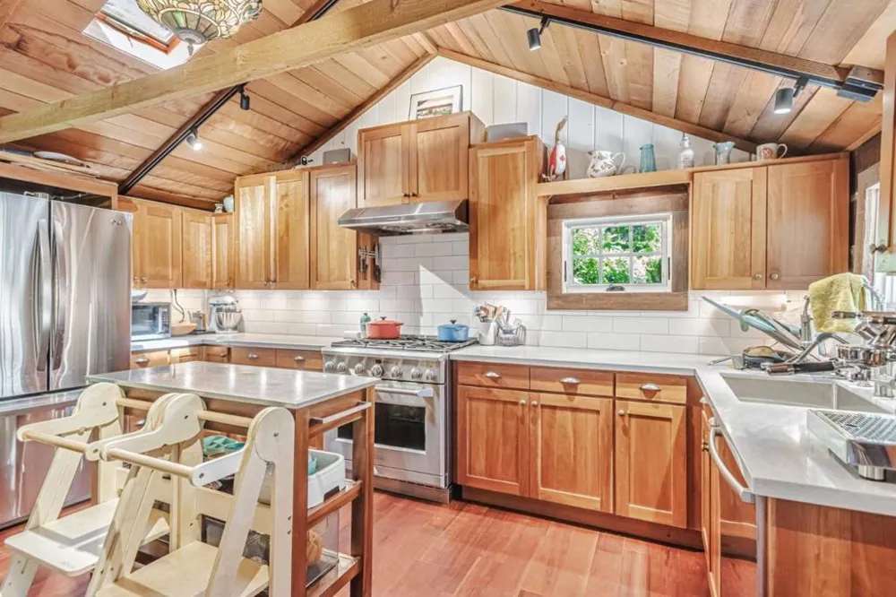 252 Blakewood Way Redwood City, CA 94062