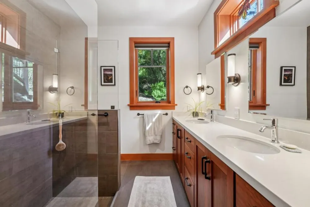 252 Blakewood Way Redwood City, CA 94062