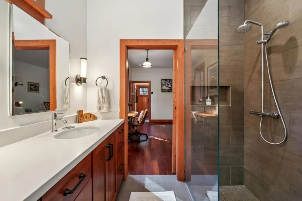 252 Blakewood Way Redwood City, CA 94062