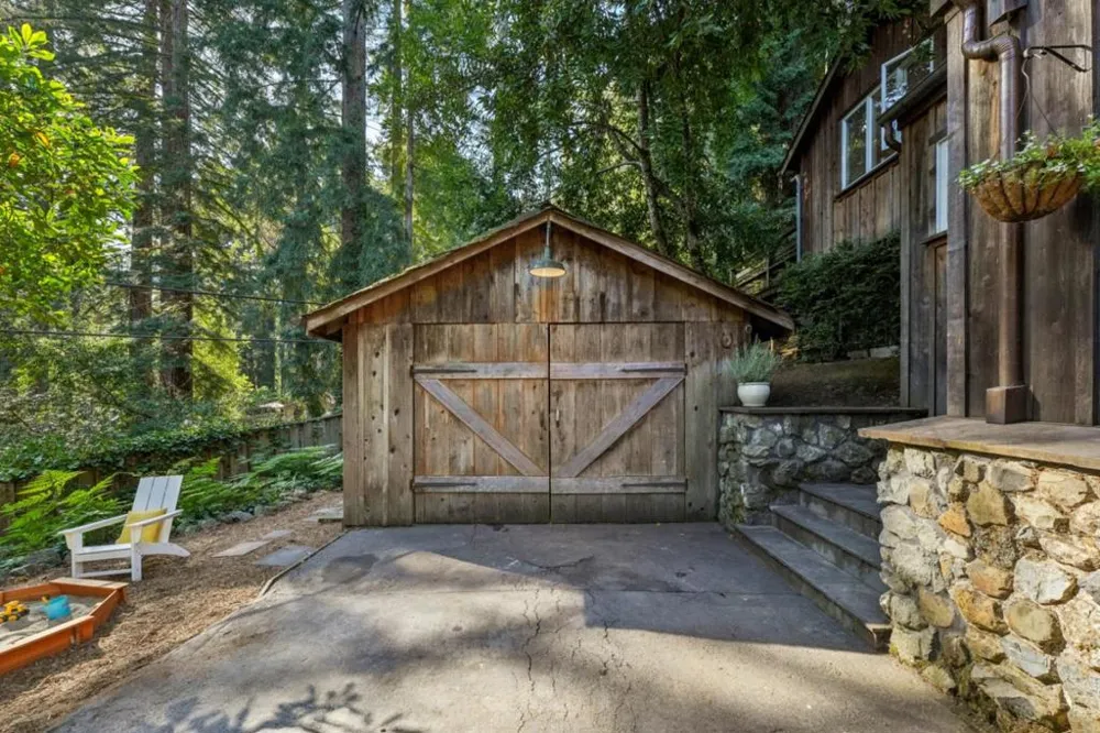 252 Blakewood Way Redwood City, CA 94062
