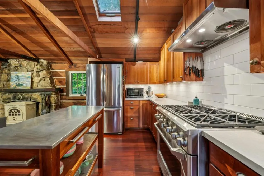 252 Blakewood Way Redwood City, CA 94062