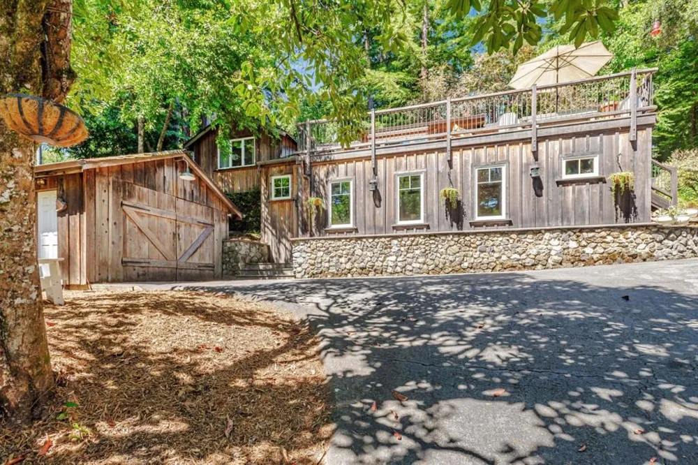 252 Blakewood Way Redwood City, CA 94062
