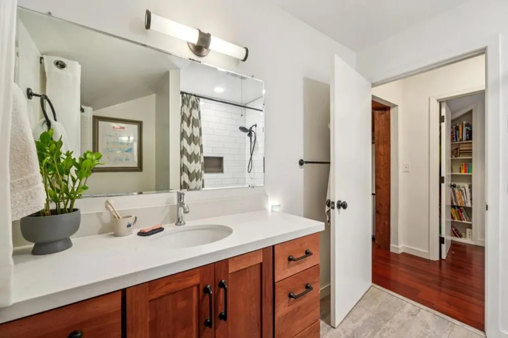252 Blakewood Way Redwood City, CA 94062