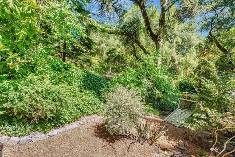 252 Blakewood Way Redwood City, CA 94062