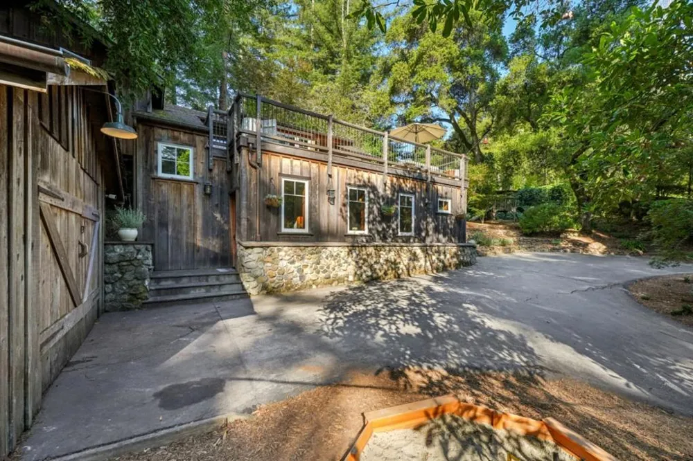 252 Blakewood Way Redwood City, CA 94062