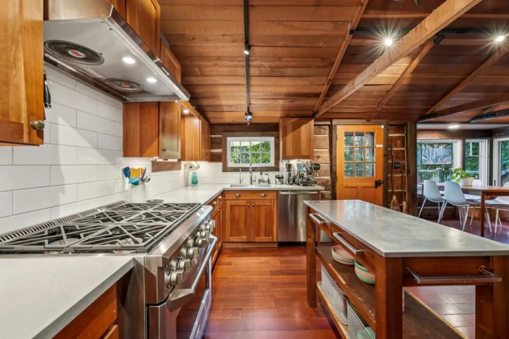 252 Blakewood Way Redwood City, CA 94062