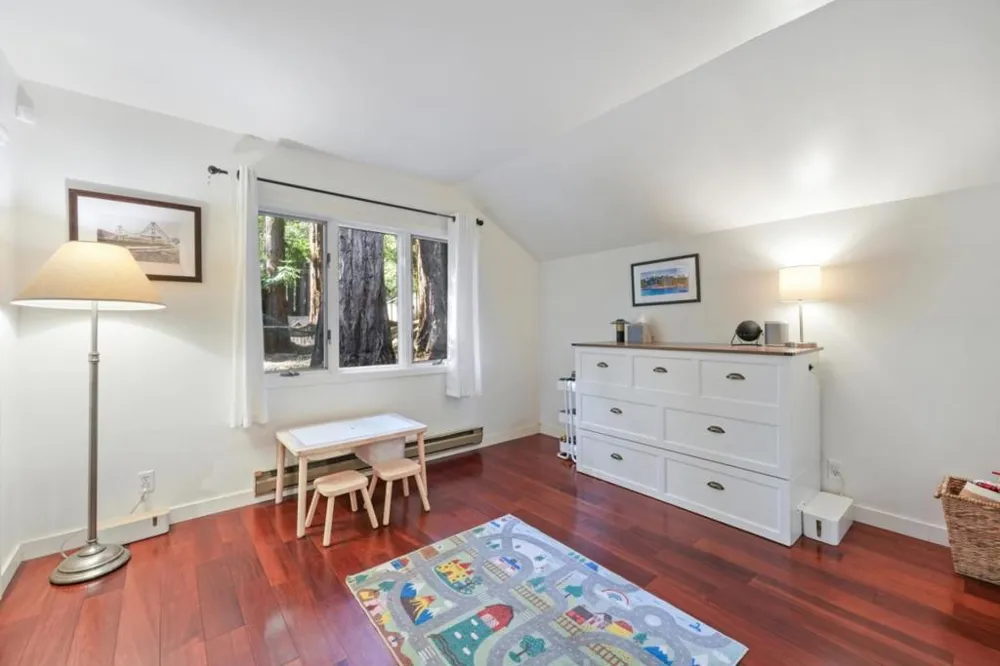 252 Blakewood Way Redwood City, CA 94062