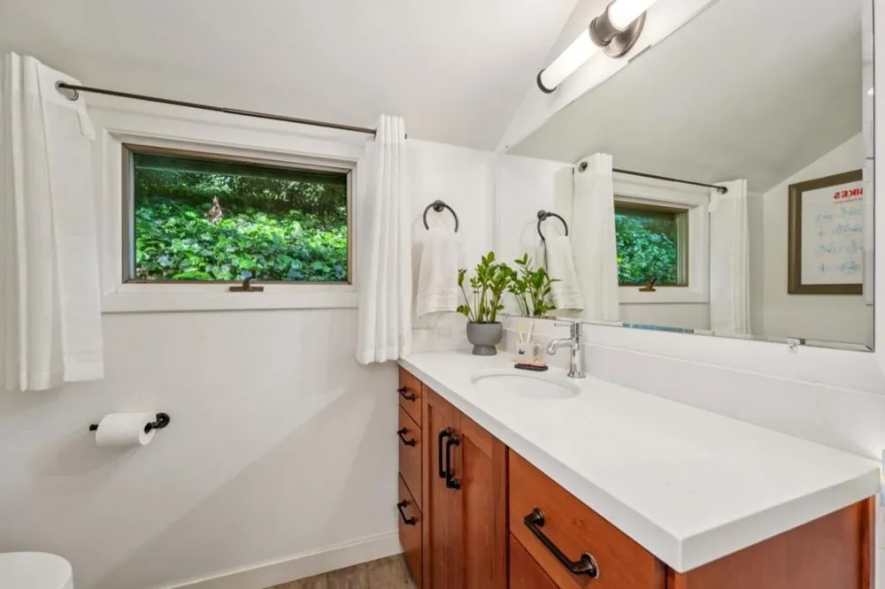 252 Blakewood Way Redwood City, CA 94062