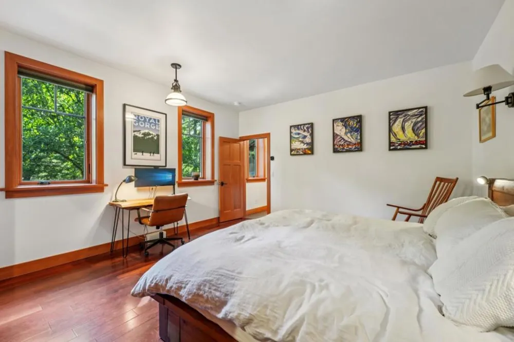 252 Blakewood Way Redwood City, CA 94062