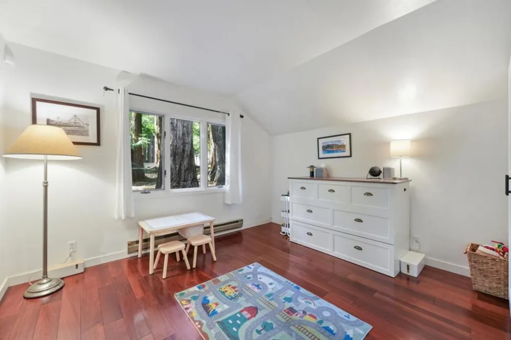 252 Blakewood Way Redwood City, CA 94062