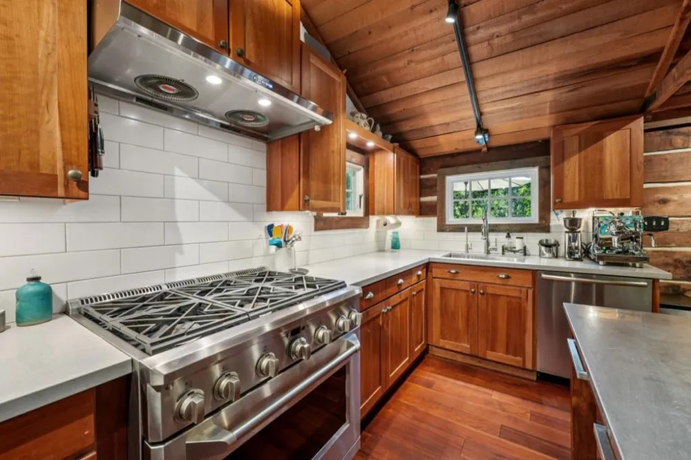 252 Blakewood Way Redwood City, CA 94062