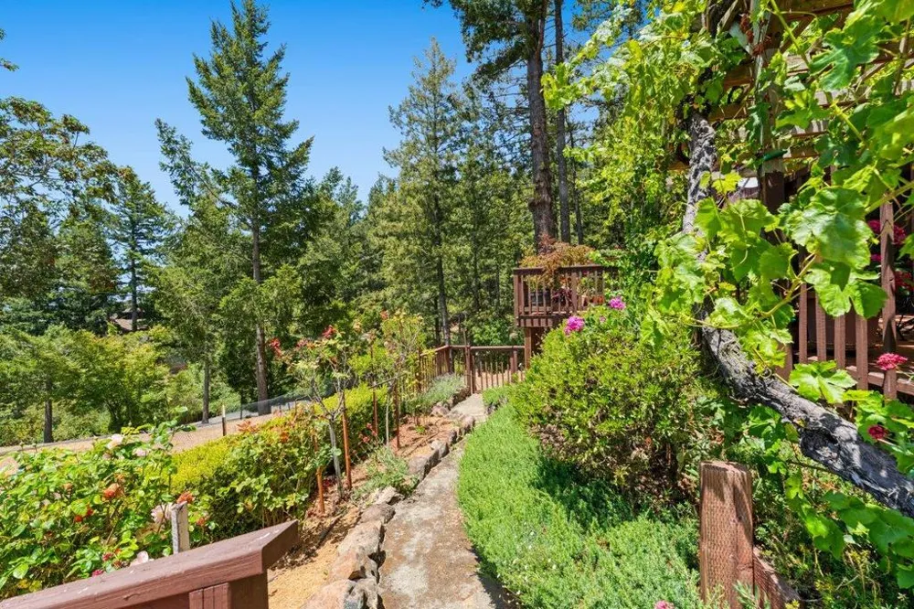 27255 Loma Prieta Way Los Gatos, CA 95033