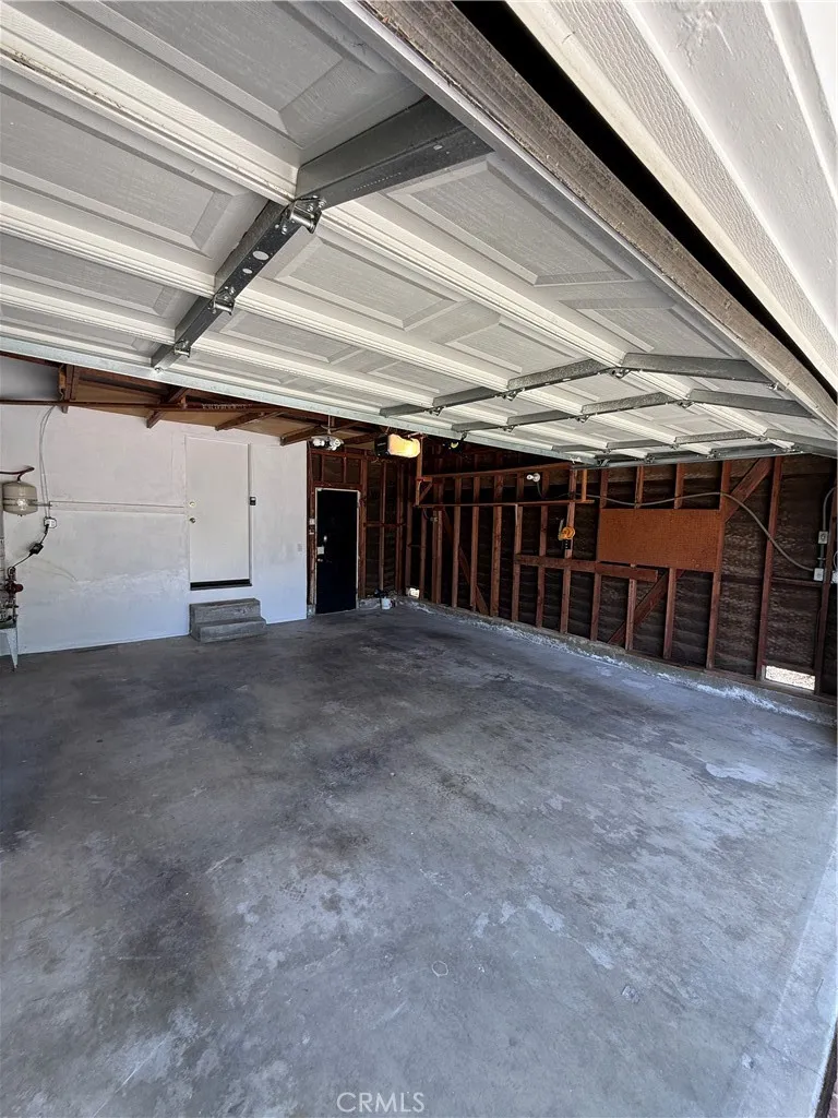 18836 La Amistad Tarzana, CA 91356