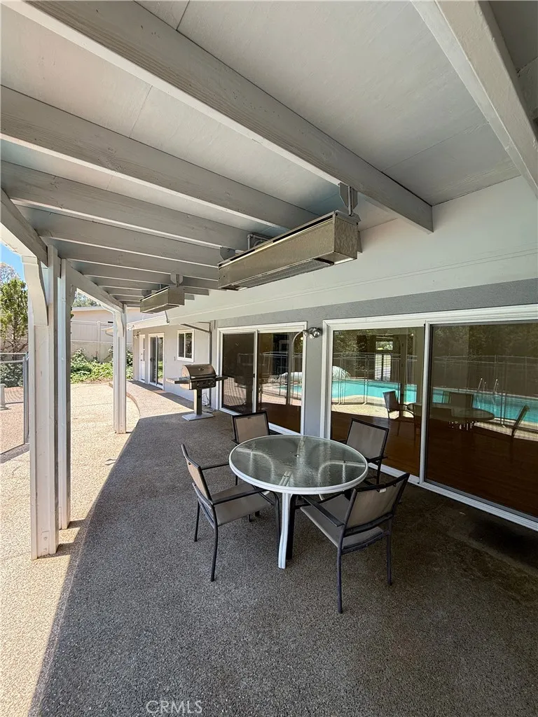 18836 La Amistad Tarzana, CA 91356