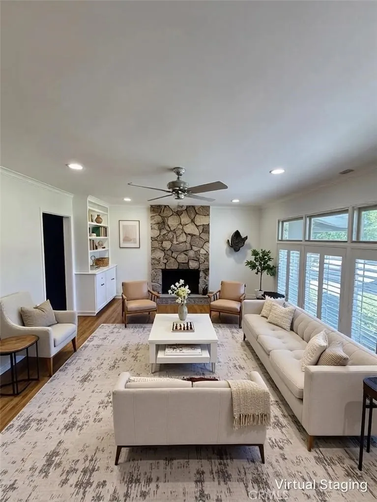 18836 La Amistad Tarzana, CA 91356