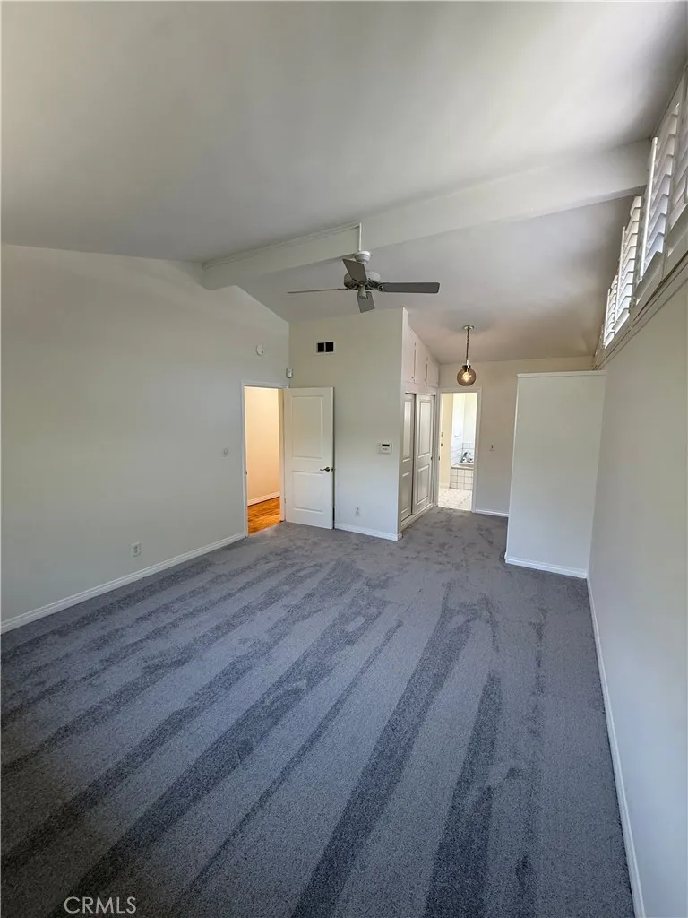 18836 La Amistad Tarzana, CA 91356