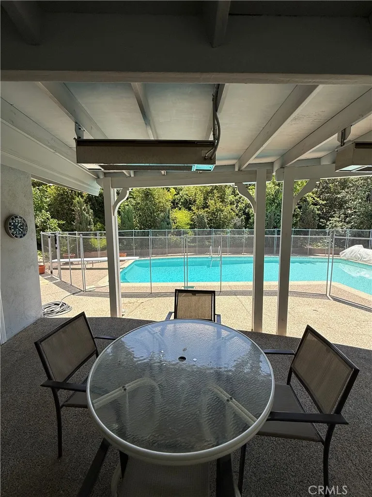 18836 La Amistad Tarzana, CA 91356