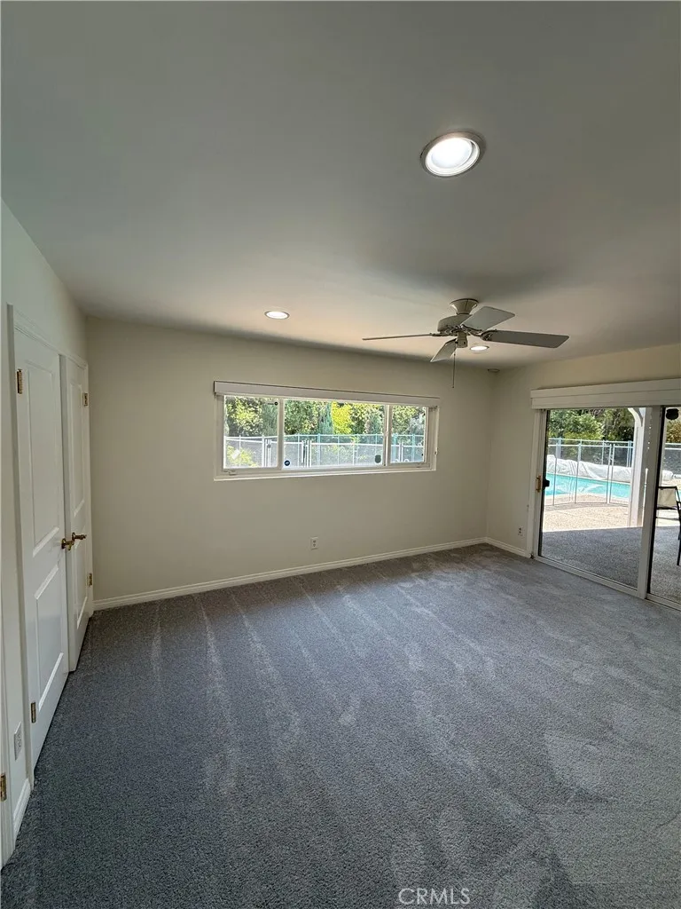 18836 La Amistad Tarzana, CA 91356