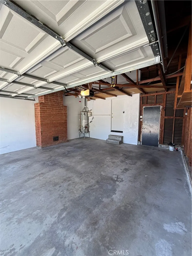 18836 La Amistad Tarzana, CA 91356